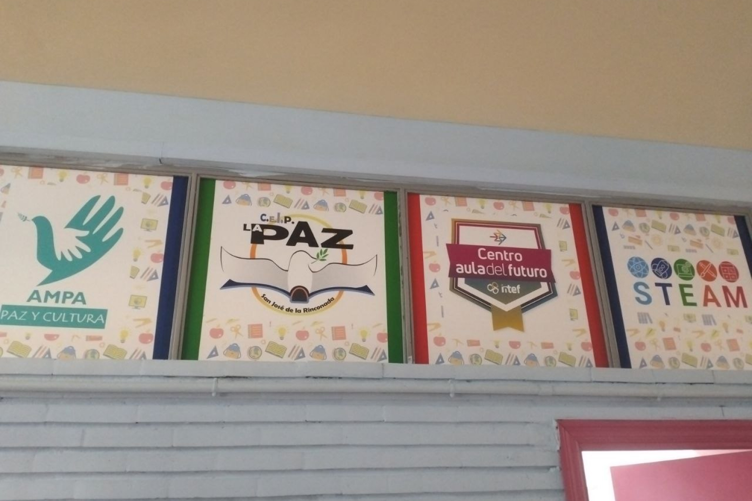Logotipos del CEIP La Paz, AMPA Paz y Cultura, Aula del Futuro y STEAM en el centro